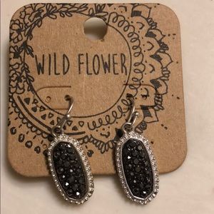 Wild Flower Earrings Silver-Grey tone New